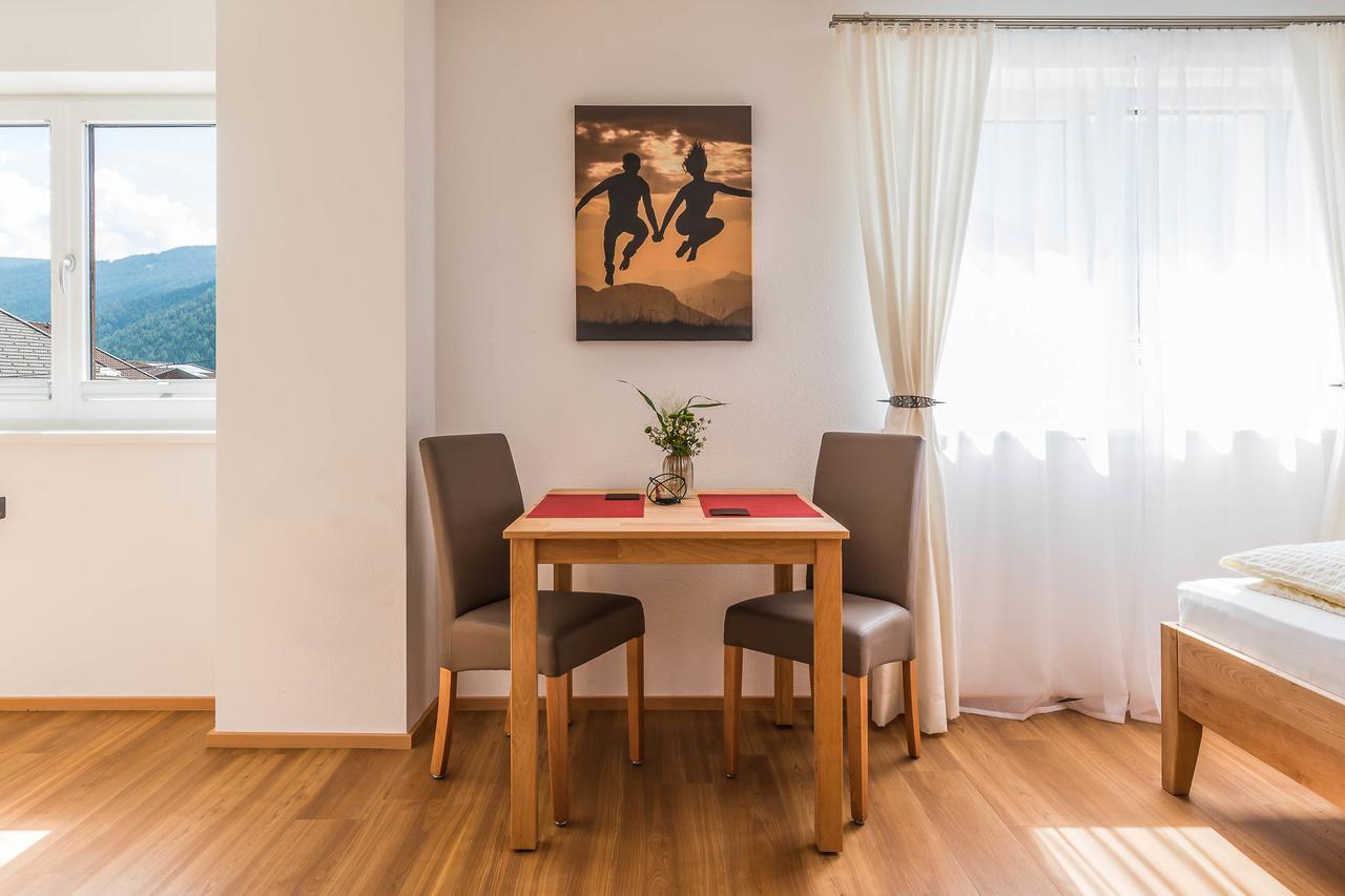 Apartment Im Huggn Fulpmes Eksteriør billede