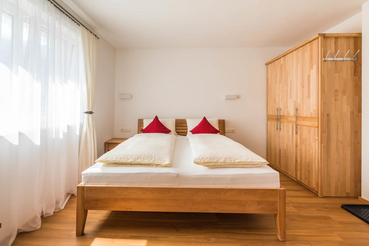 Apartment Im Huggn Fulpmes Eksteriør billede